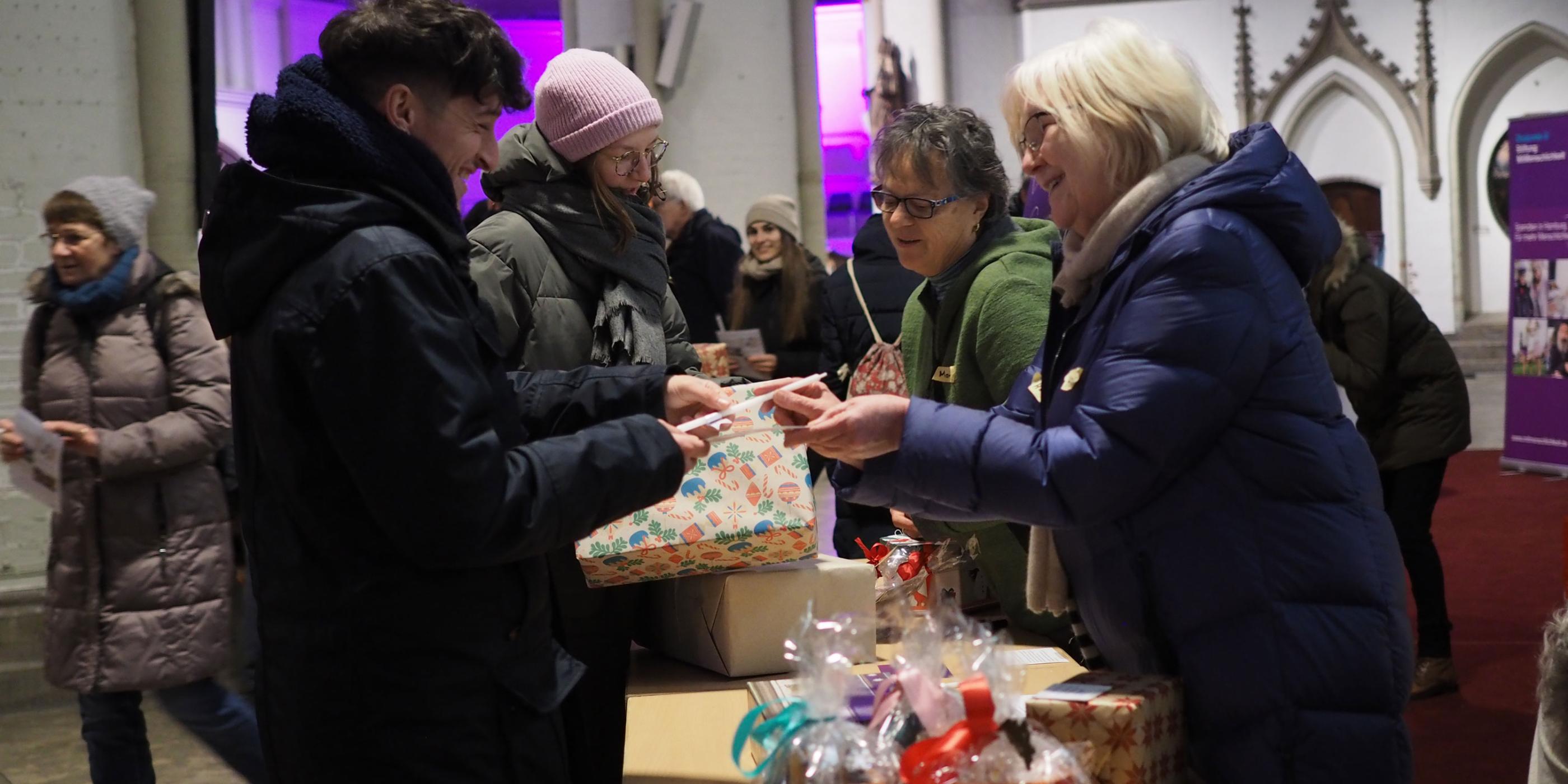 Weihnachten für Alle! Geschenkaktion in Hamburg zum mitmachen